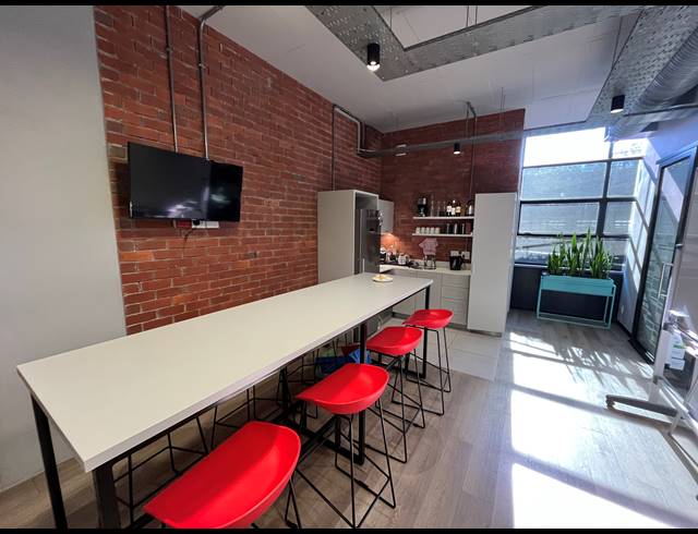 107M² OFFICE TO LET IN OBSERVATORY
